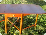 Teak and birch gateleg
                          table with drawers, Svenska Möbelfabrikerna
                          Bodafors