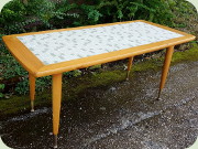 Soffbord teakbetsad
bok med gröngrå mosaik och mässingsfötter
