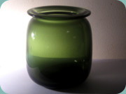 Gullaskruf Kjell Blomberg green vase