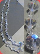 Färggnistrande tvåradigt halsband i slipad kristall belagd med aurora borealis, 50-tal