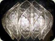 Taklampa i plexiglas
                          med innerkupa i glas 70-tal