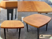 Kvadratiskt matbord i
                          teak med bred kant, kontexa sidor och svarta,
                          genombrutna ben, Treman Threemen 60-tal