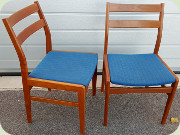 Två stolar teak med
                          blå klädsel 60-tal troligtvis Ulferts Tibro