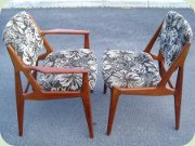 4 karmstolar & 2
                          stolar i teak, dansk design av Arne Vodder
                          & Anton Borg, Vamo 1955