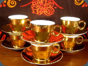 Royal Worcester True
                          Porcelain Lustre Gold Oven to table
                          kaffekoppar med fat