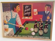 Carlsberg Hof reklamtavla föreställande
                        biljardspelare