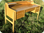 Scandinavian 60's oak desk or dressing
                          table