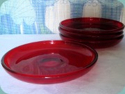 Gullaskruf ruby red
                          glass salad plates